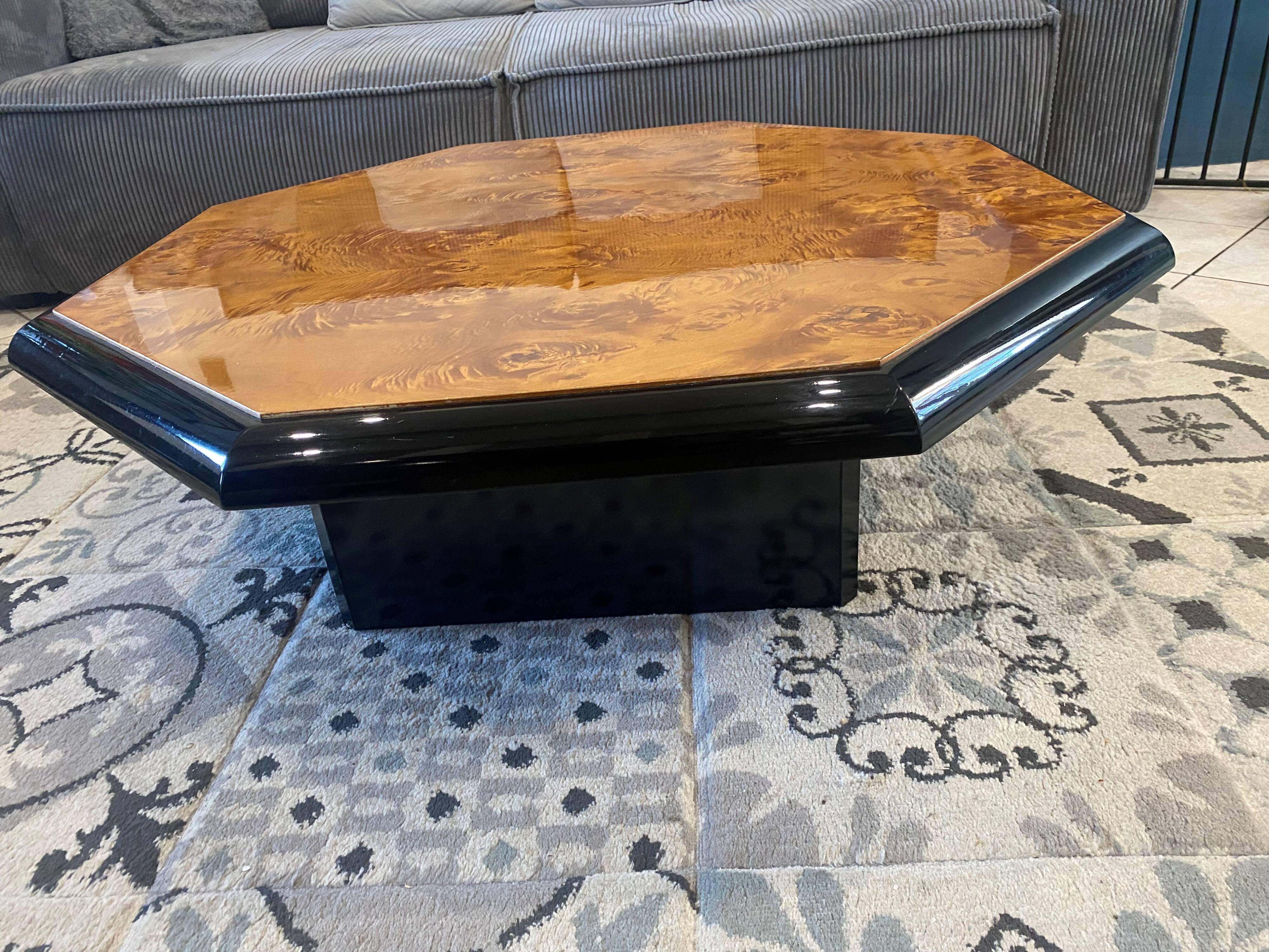 Table basse en loupe d’orme vintage 70s