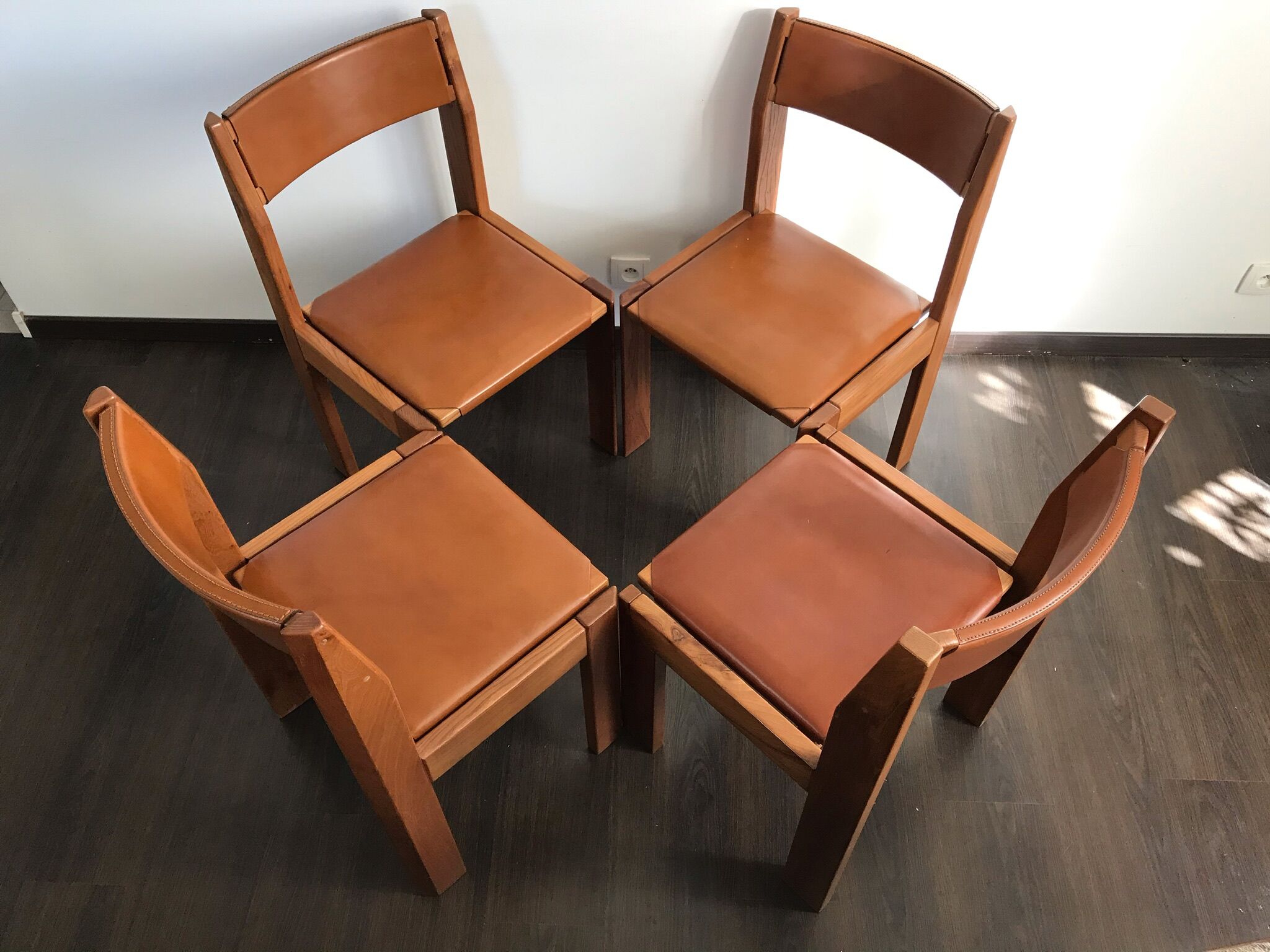 Set of 4 elm chairs and leather, 80s