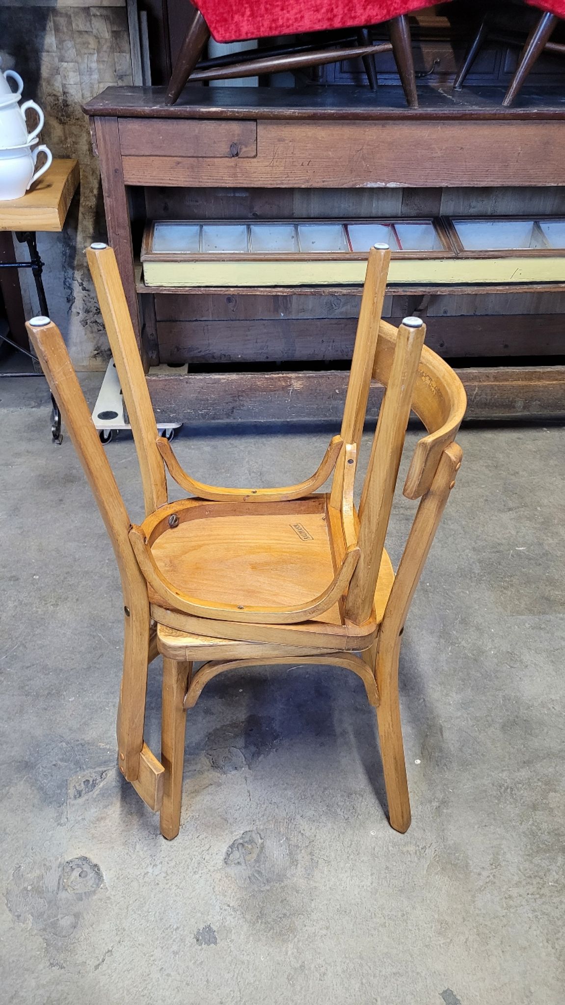 Paire de chaises de bistrot signé Baumann 1950