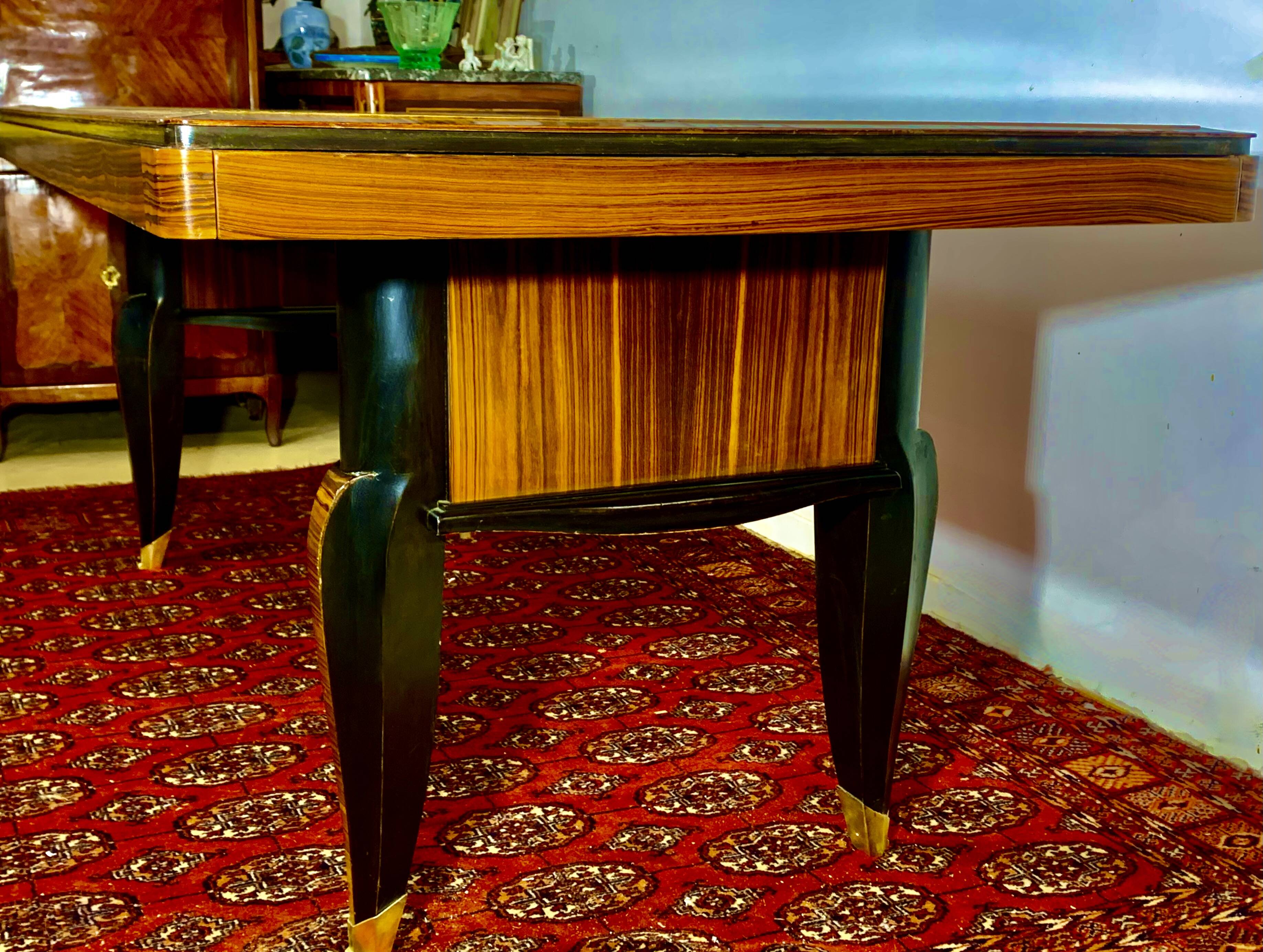 1930 Art Deco dining table in Macassar Ebony and RIO Rosewood, with extensions,