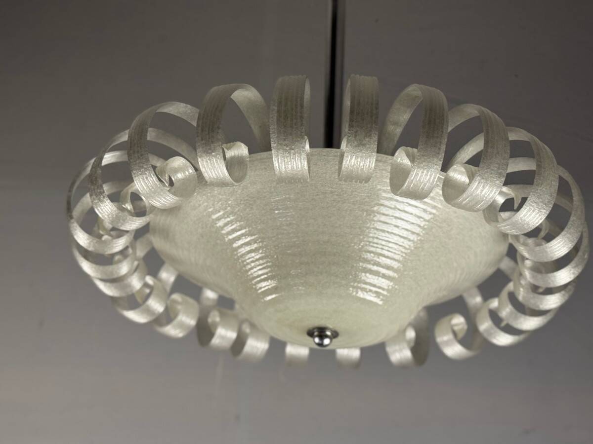 Venetian Chandelier in Iridescent White Murano Glass, Circa 1930