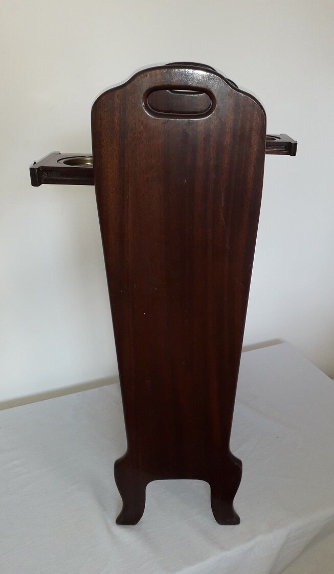 Wooden magazine rack