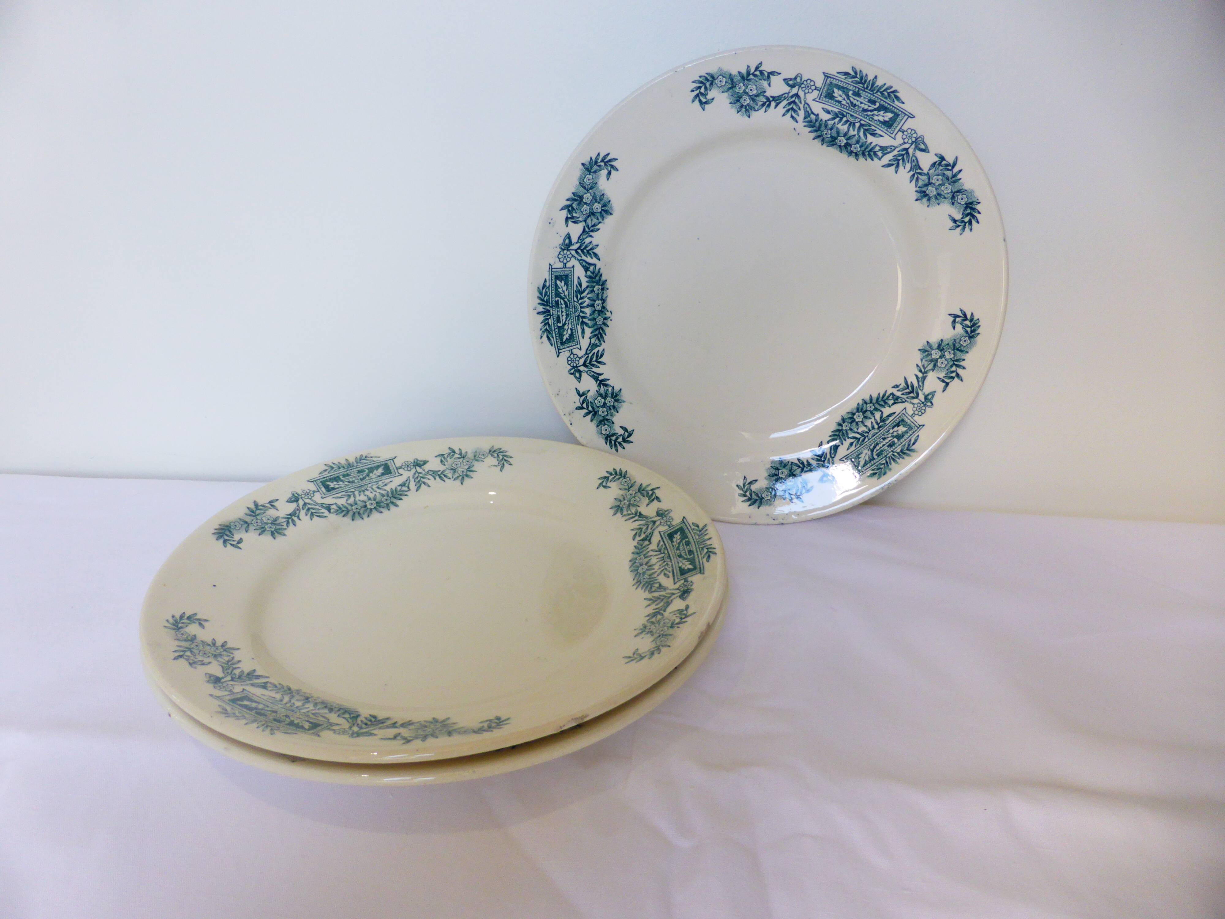 3 Longchamp Lutèce pattern dinner plates 220612