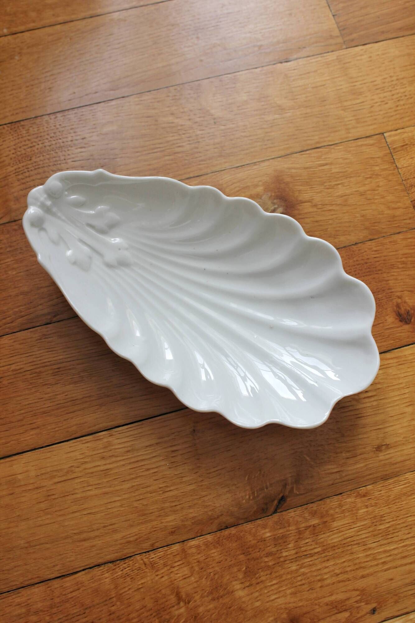 Ravier shell in old porcelain late nineteenth century