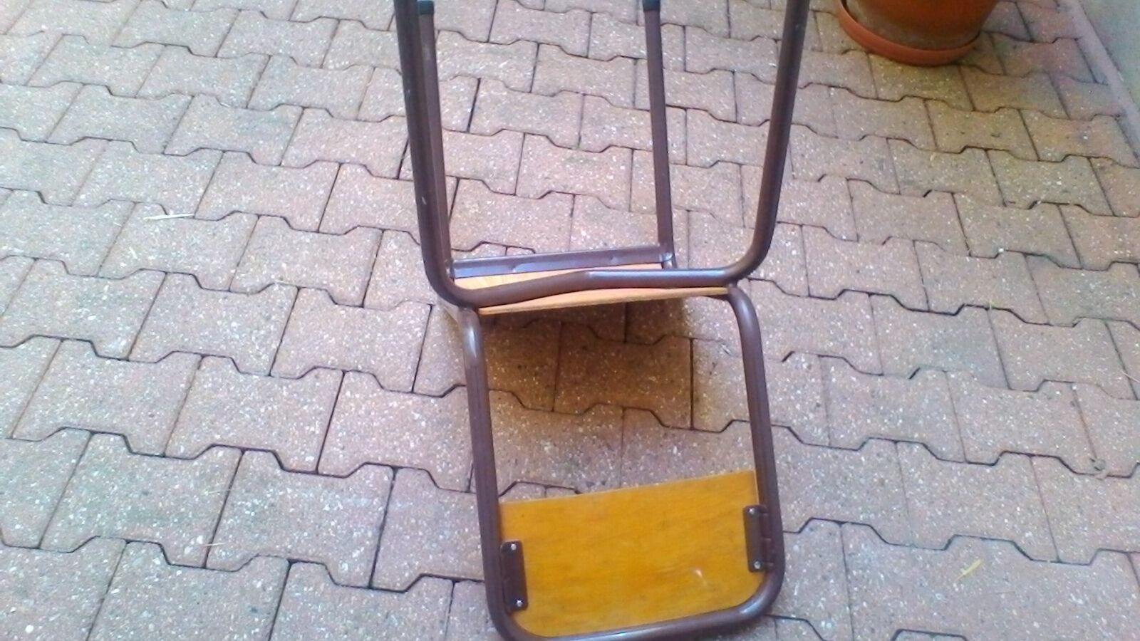 Adult school chair