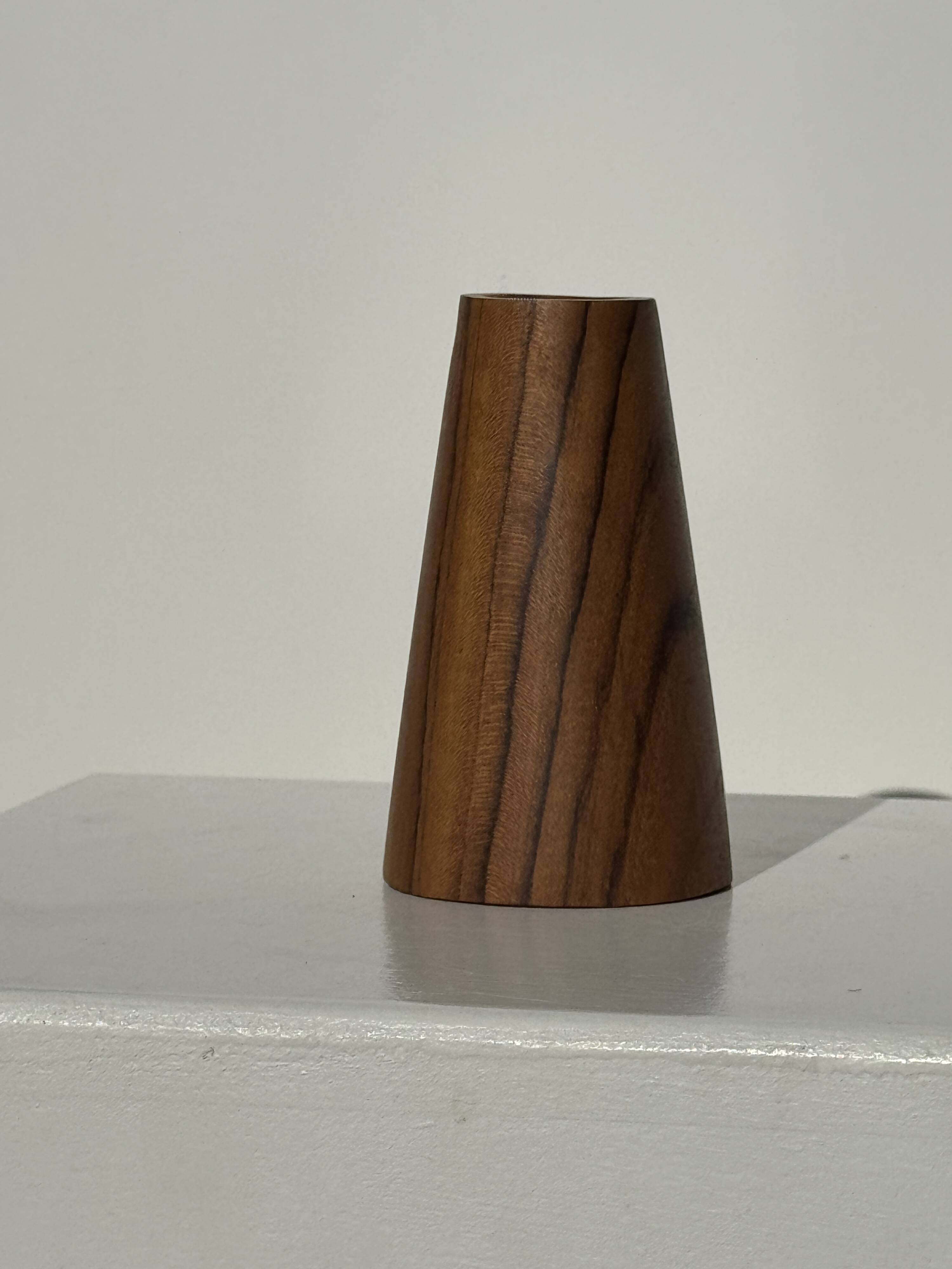 Conical circular candle holder in solid teak H10 D6