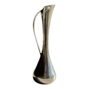 Vase soliflore vintage en métal argenté en forme d’aiguière à anse fine