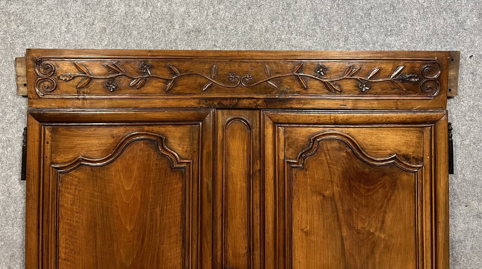 Louis XV period Provençal woodwork facade in solid walnut circa 1750