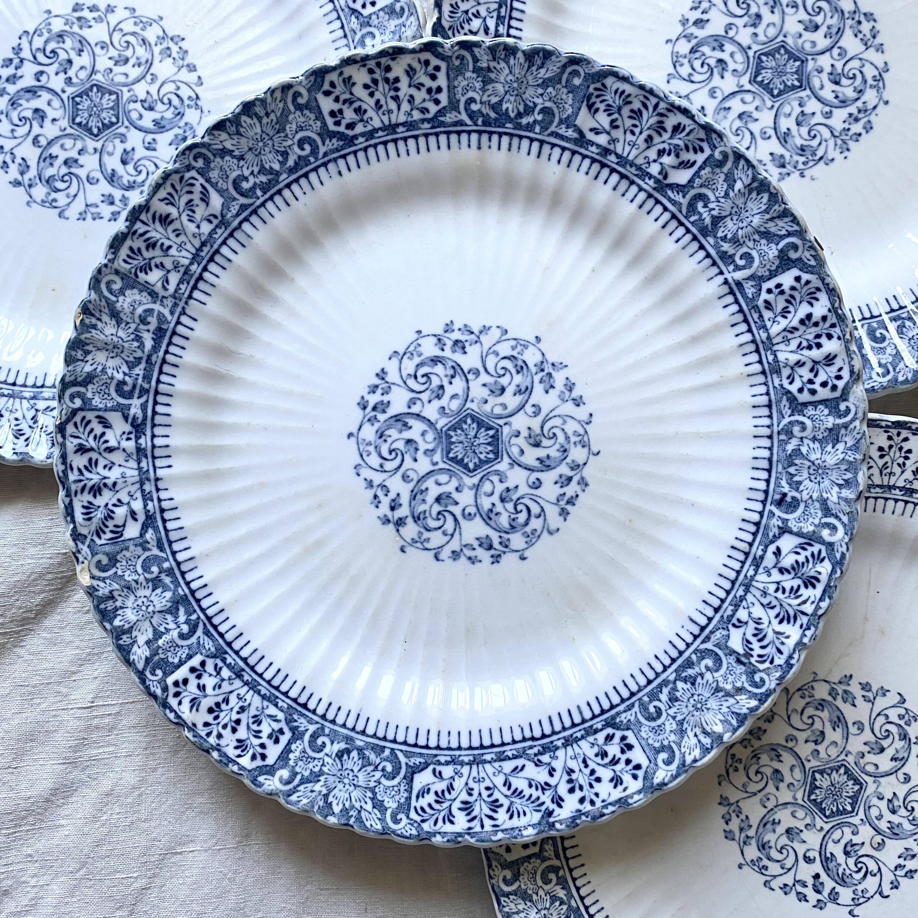 Sarreguemines ironstone dessert plates, "Embroidery" model