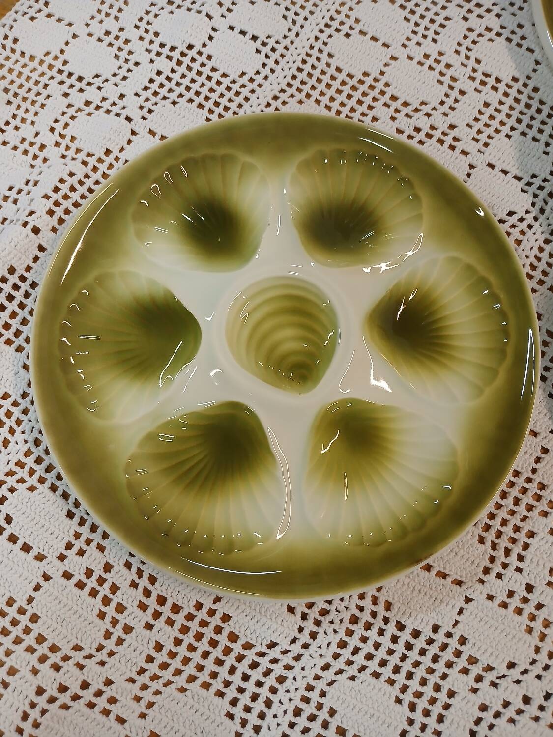 11 oyster plates + 1 Orchies Moulin des Loups dish