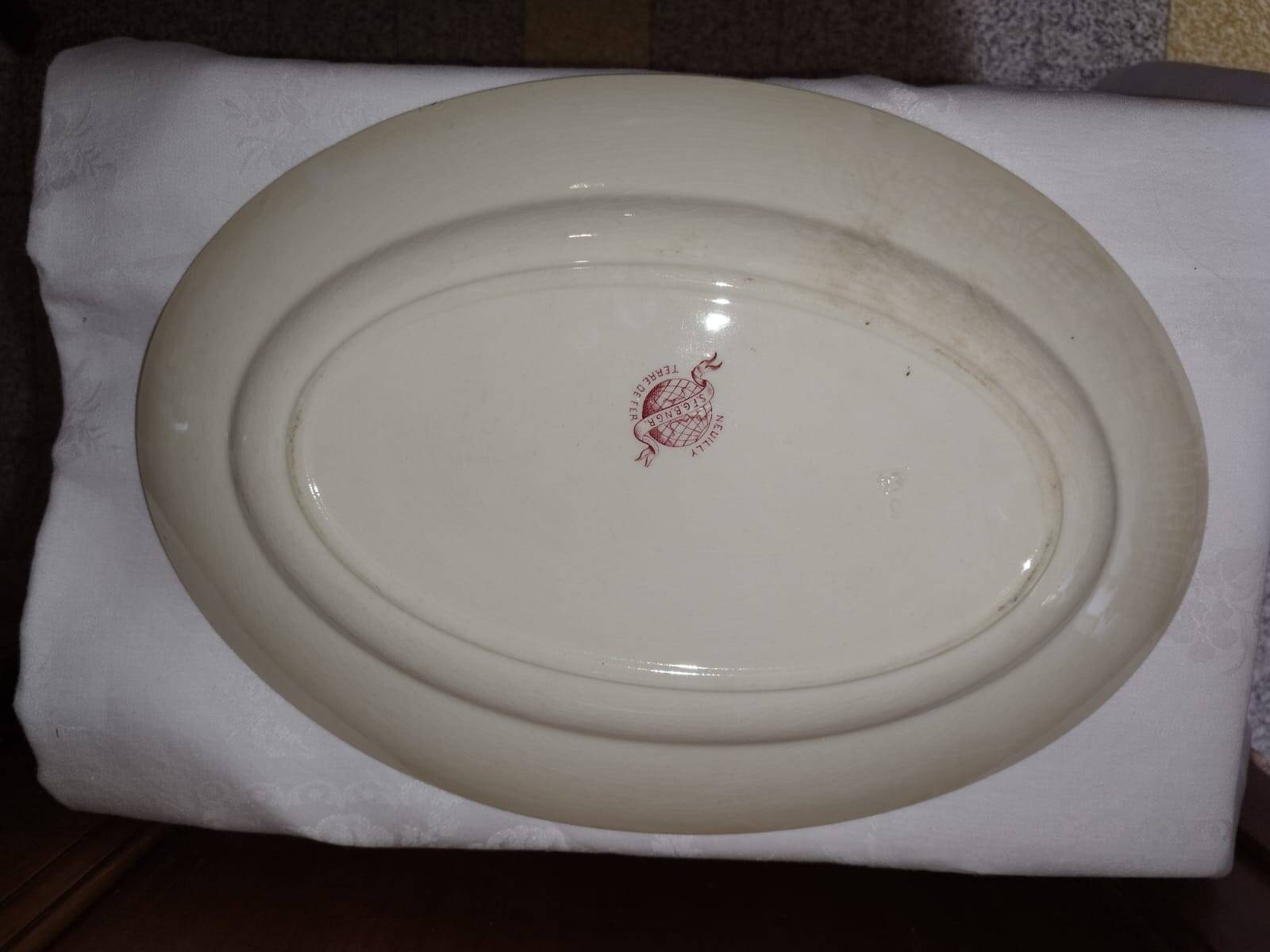 Plat ovale terre de fer rose S.F.G.B.N.G.R modèle Neuilly