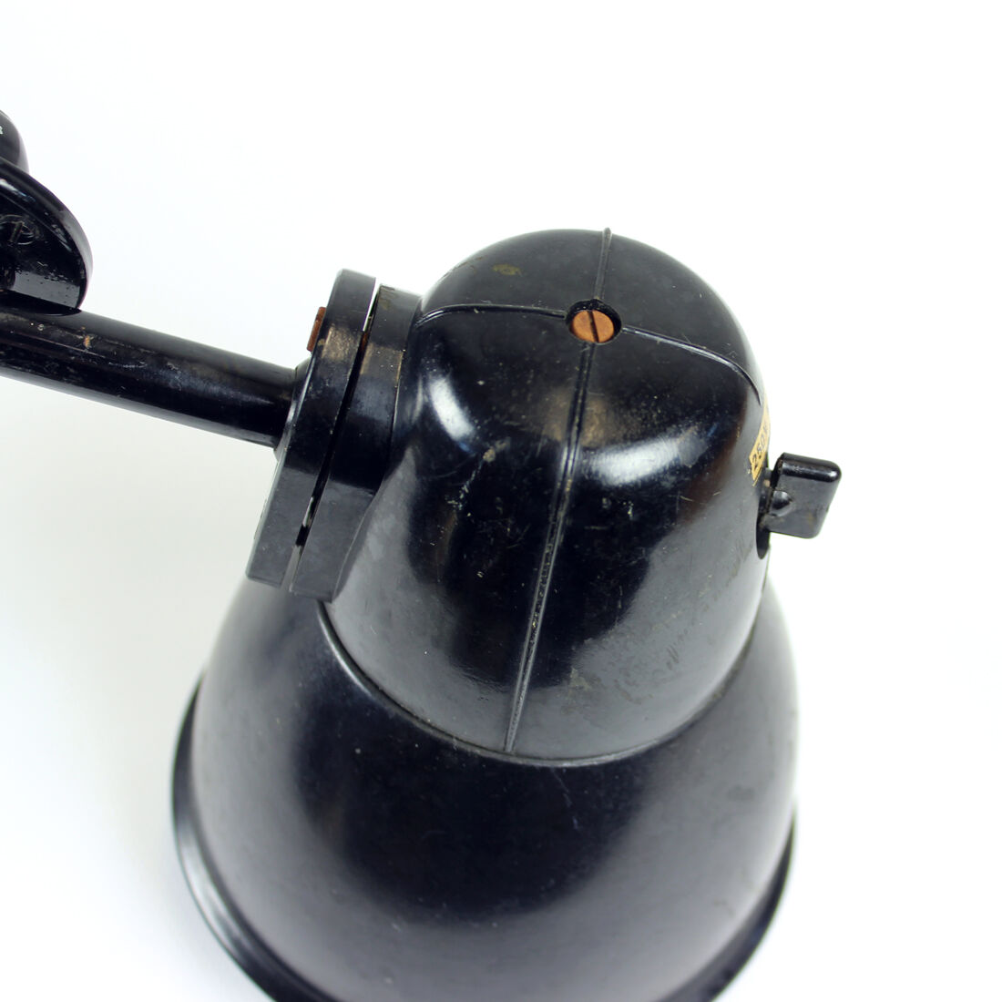 Applique murale industrielle en bakélite noire & chrome, Tchécoslovaquie années 1950