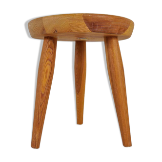 Modern Scandinavian Sculptural Stool in Pine, Sweden, 1970s
