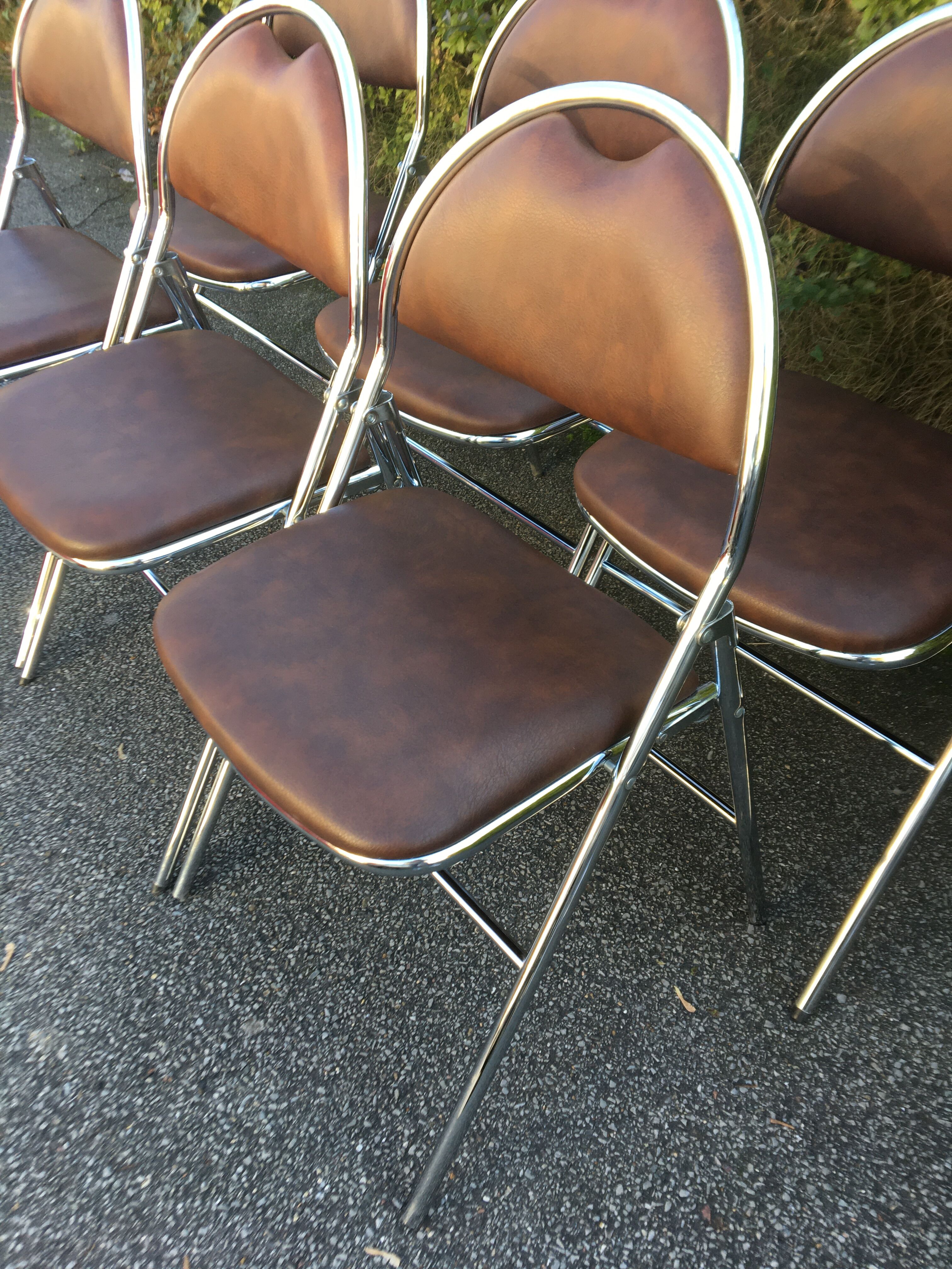 Set de 6 chaises pliantes acier et similicuir 70’s