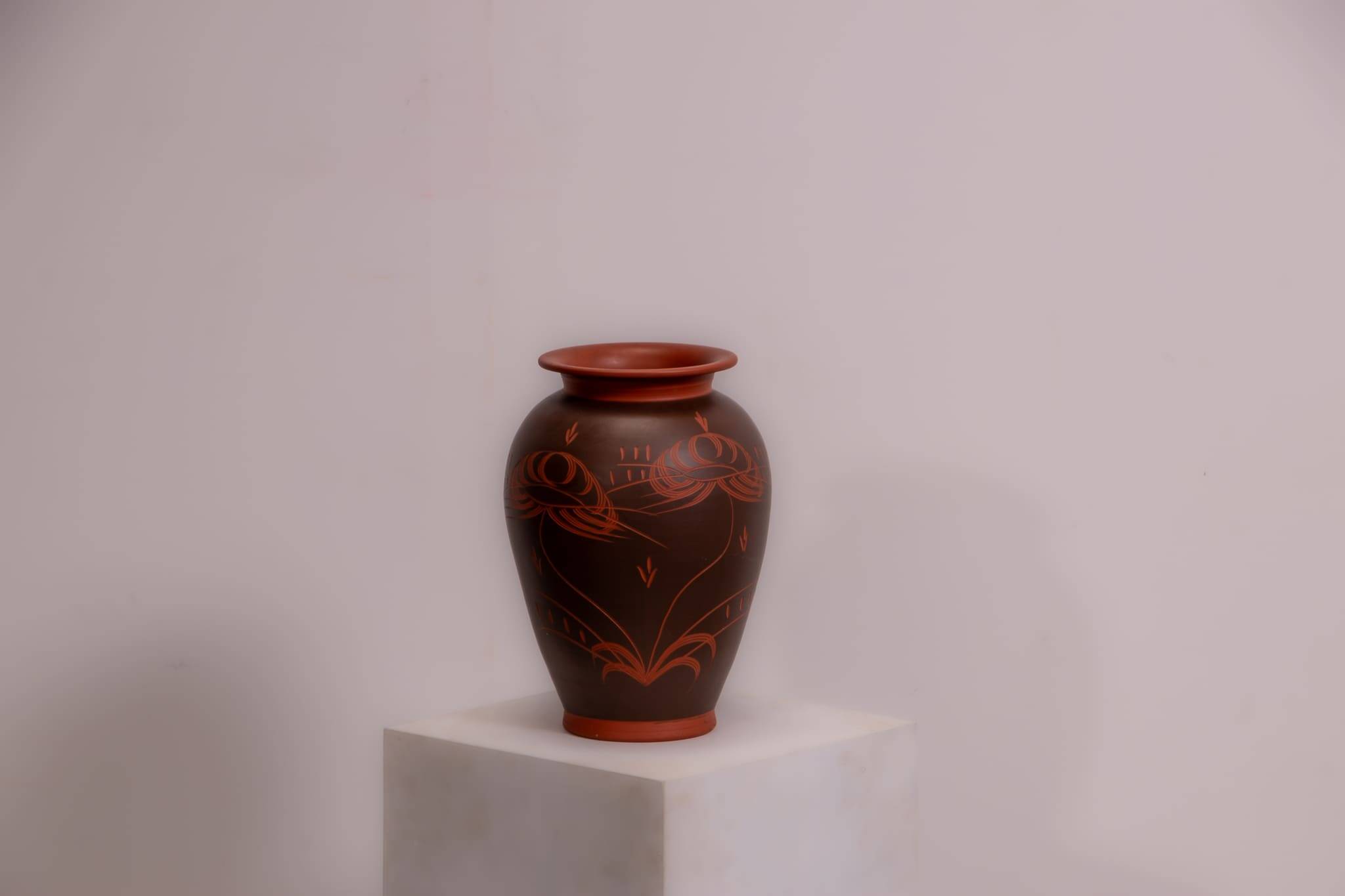Vase design floral Eiwa vers 1970
