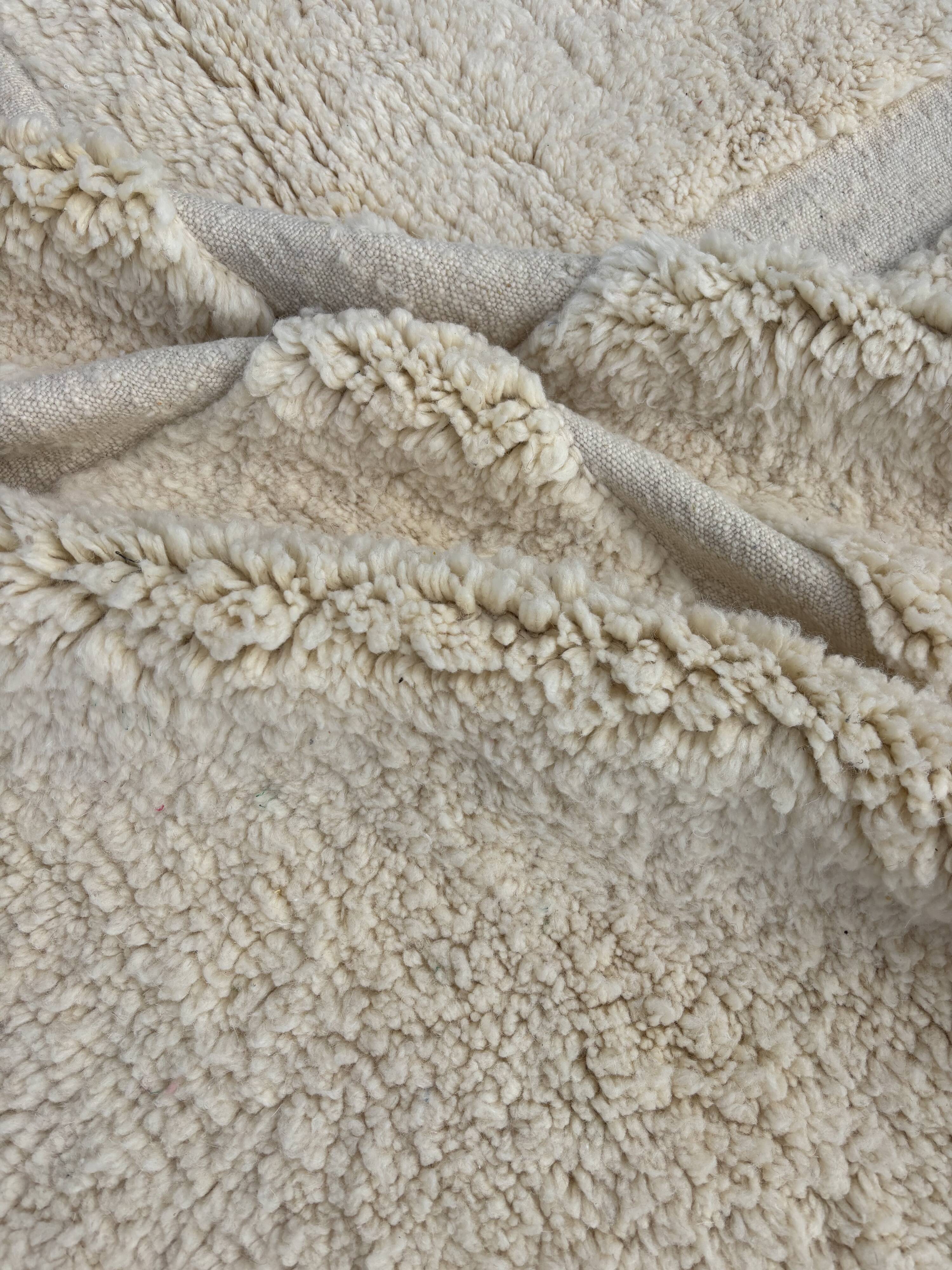 M'rirt Berber rug 190x220 cm – Natural ecru wool, minimalist design