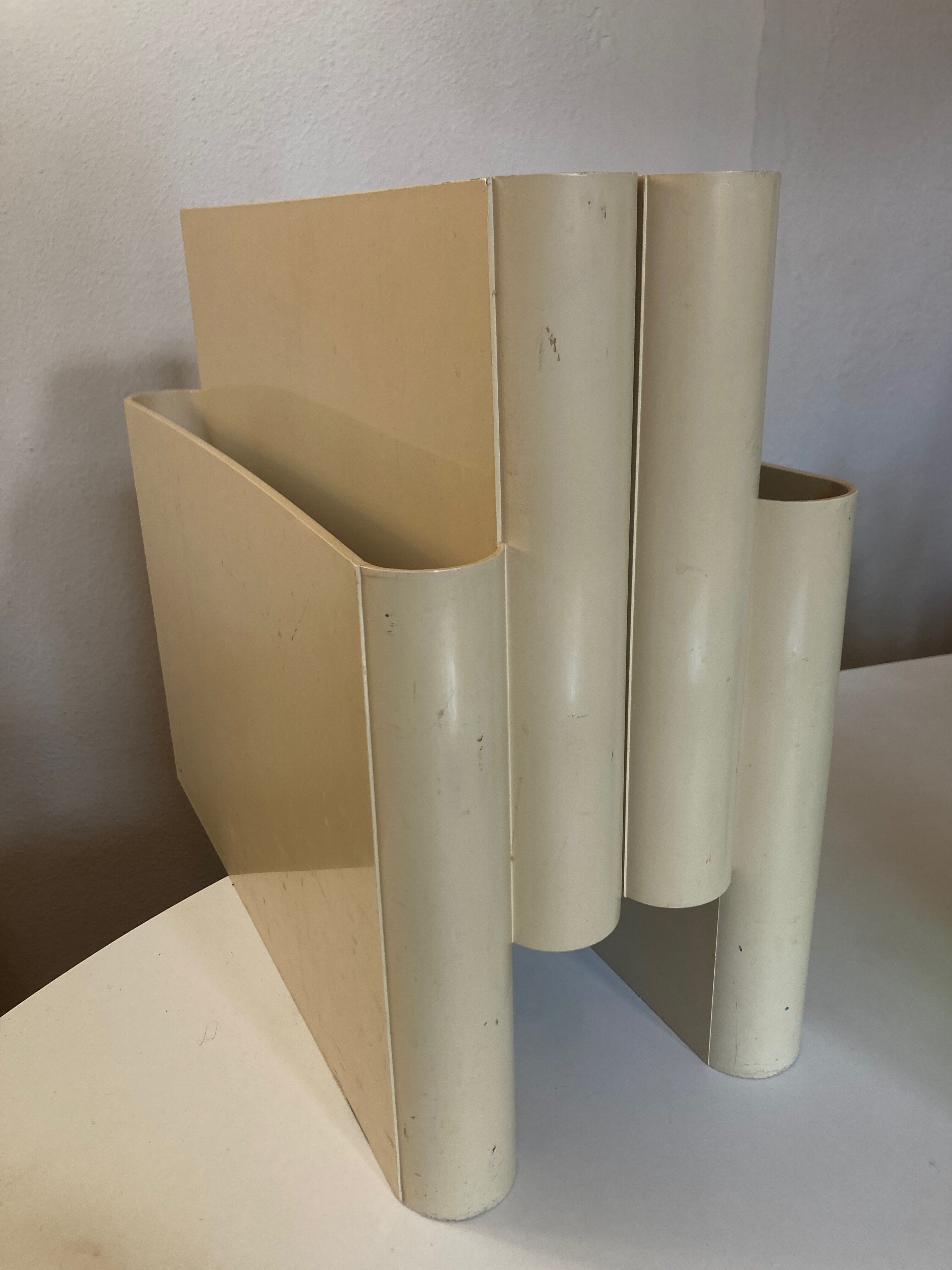 Porte revues par Giotto Stoppino pour Kartell 1971