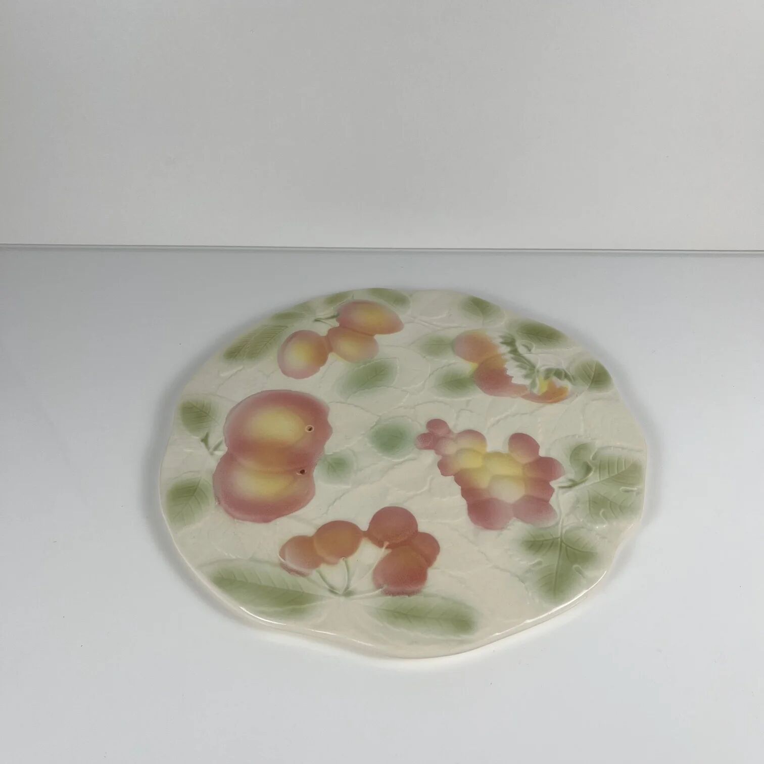 Cake or serving dish barbotine Salins, fruit pattern