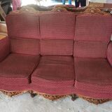 Burgundy velvet canapé bed in Louis XV Regency style.