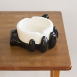 Hand ashtray