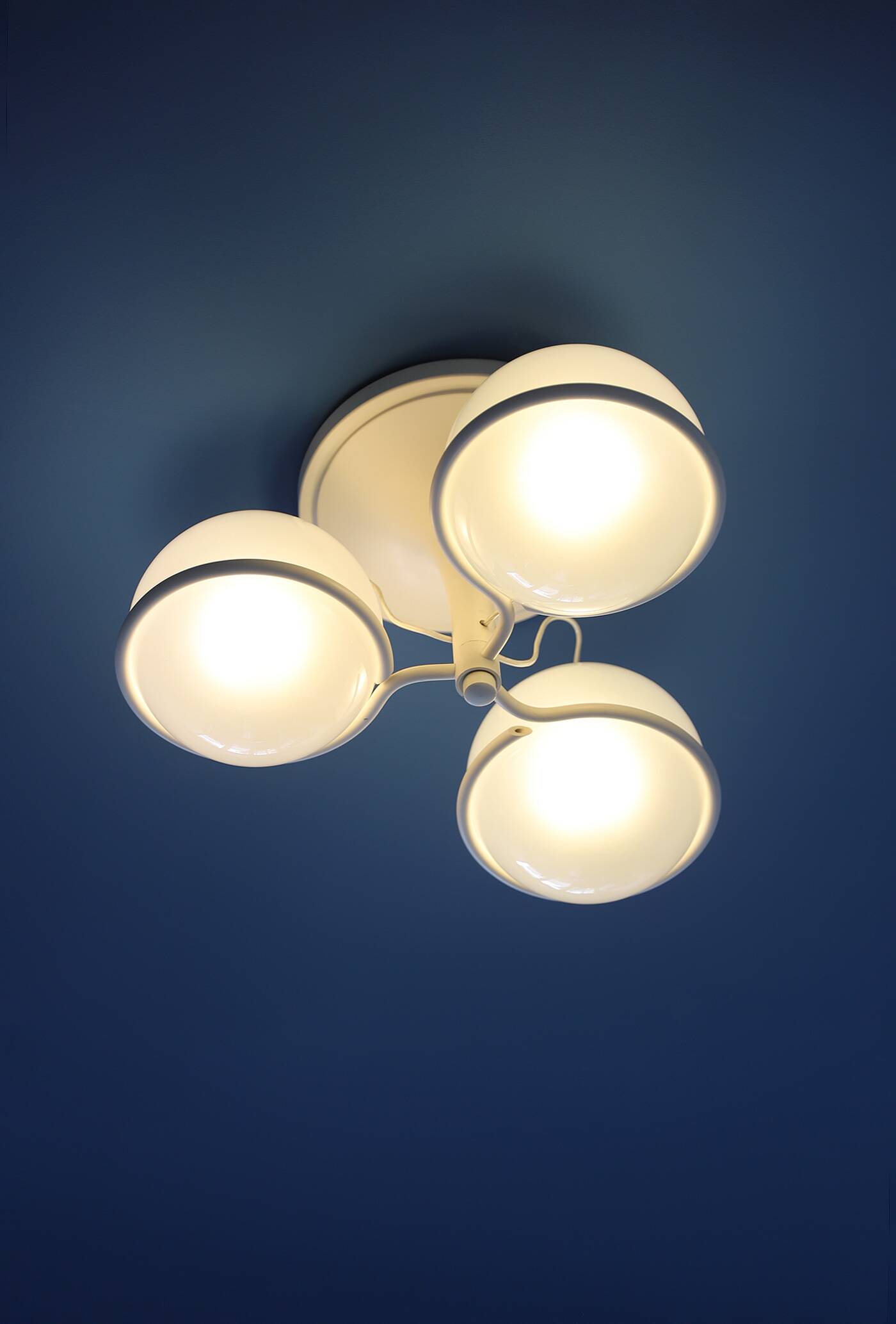 Gino Sarfatti metal and glass 'Le Sfere Plafone 2042/3' ceiling lamp for Arteluce