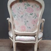 Louis XV armchair in white lacquered wood