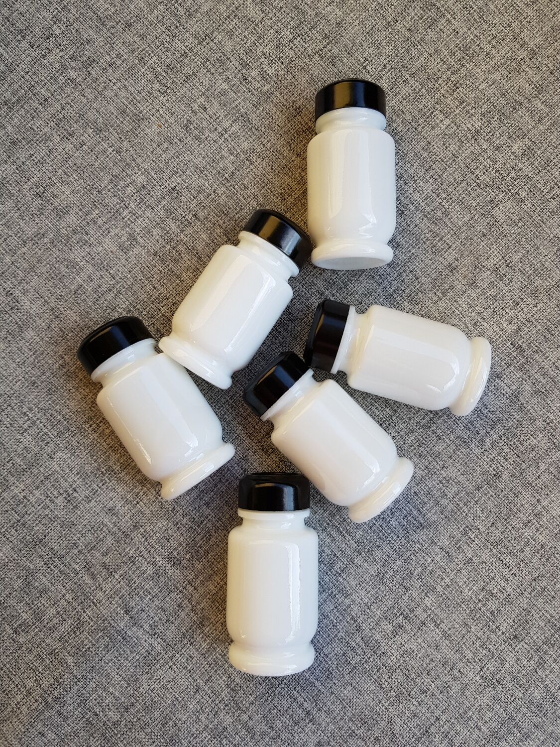 Lot de 6 pots à épices en opaline