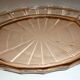 Plat de service en verre rose transparent