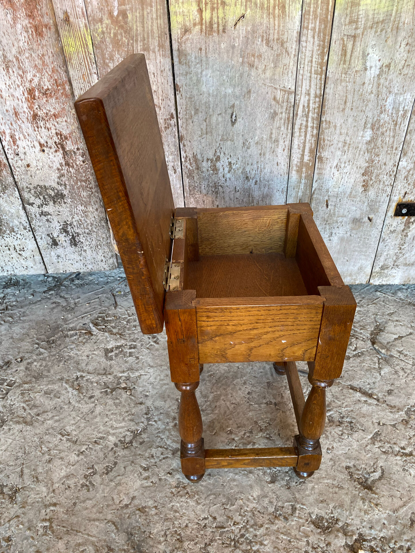 Vintage Solid Oak Nightstand with Storage #E105
