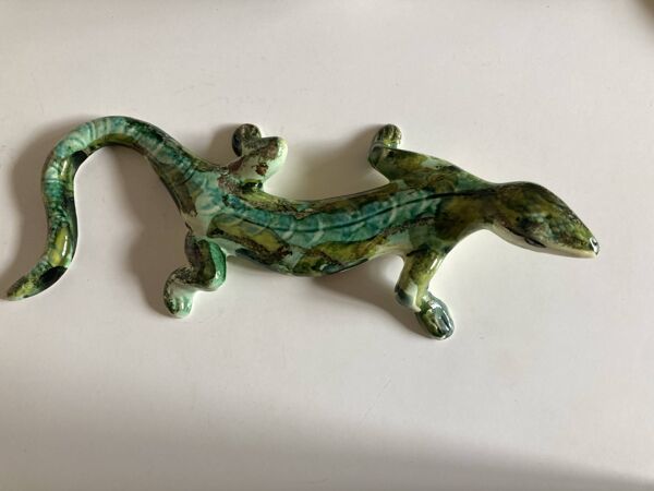 Provence 1970 lézard XXL en terre vernissée vert