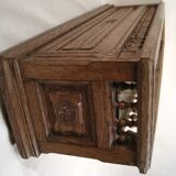 Old planter planter outside wooden box around 1900