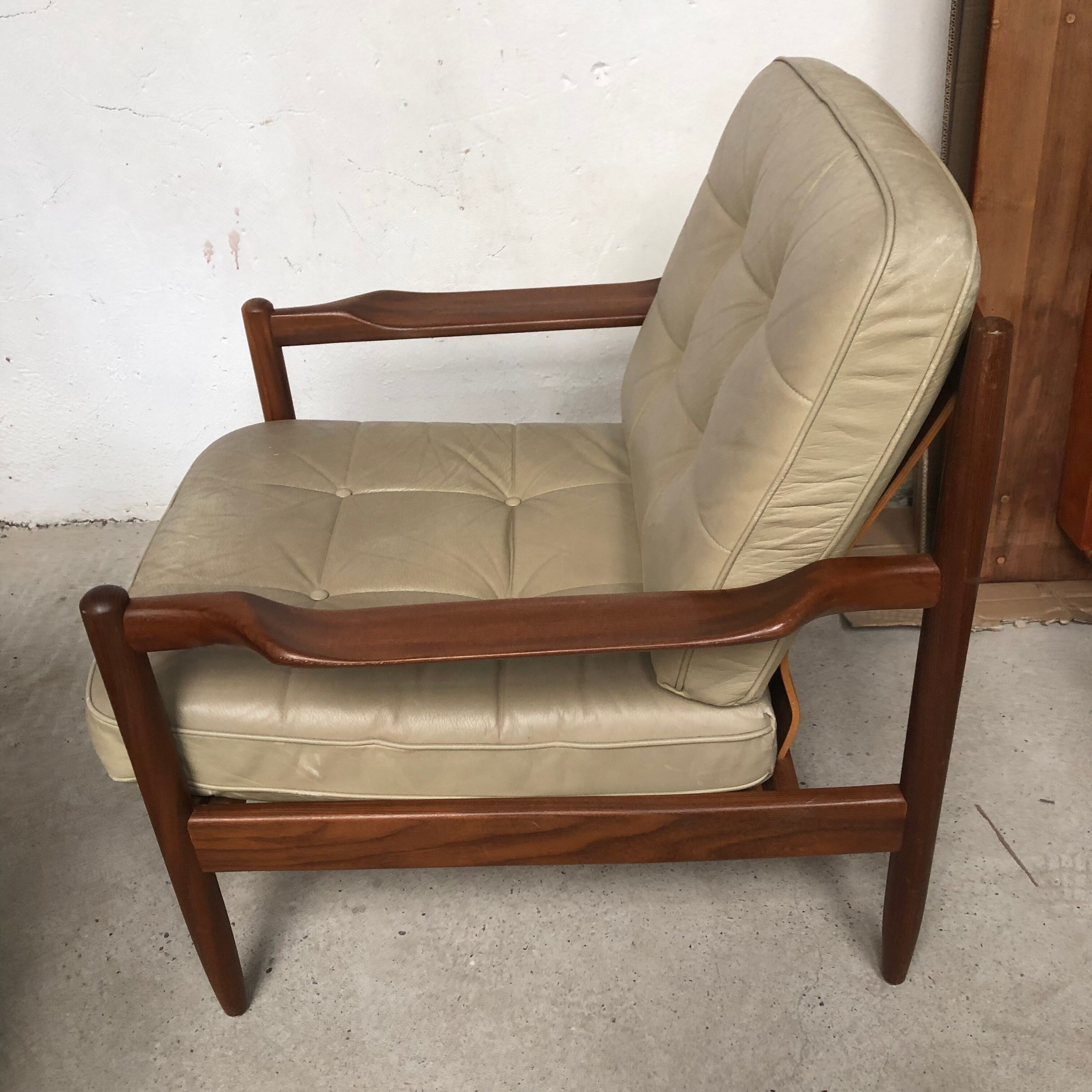 Fauteuils scandinaves cuir et teck années 60/70