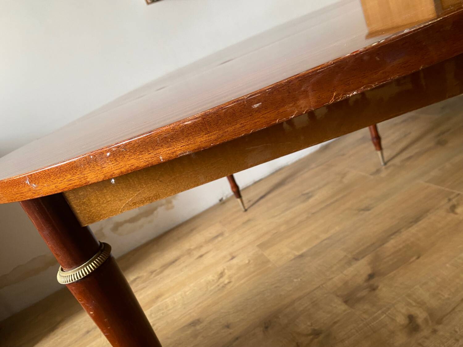 Round mahogany table with extension