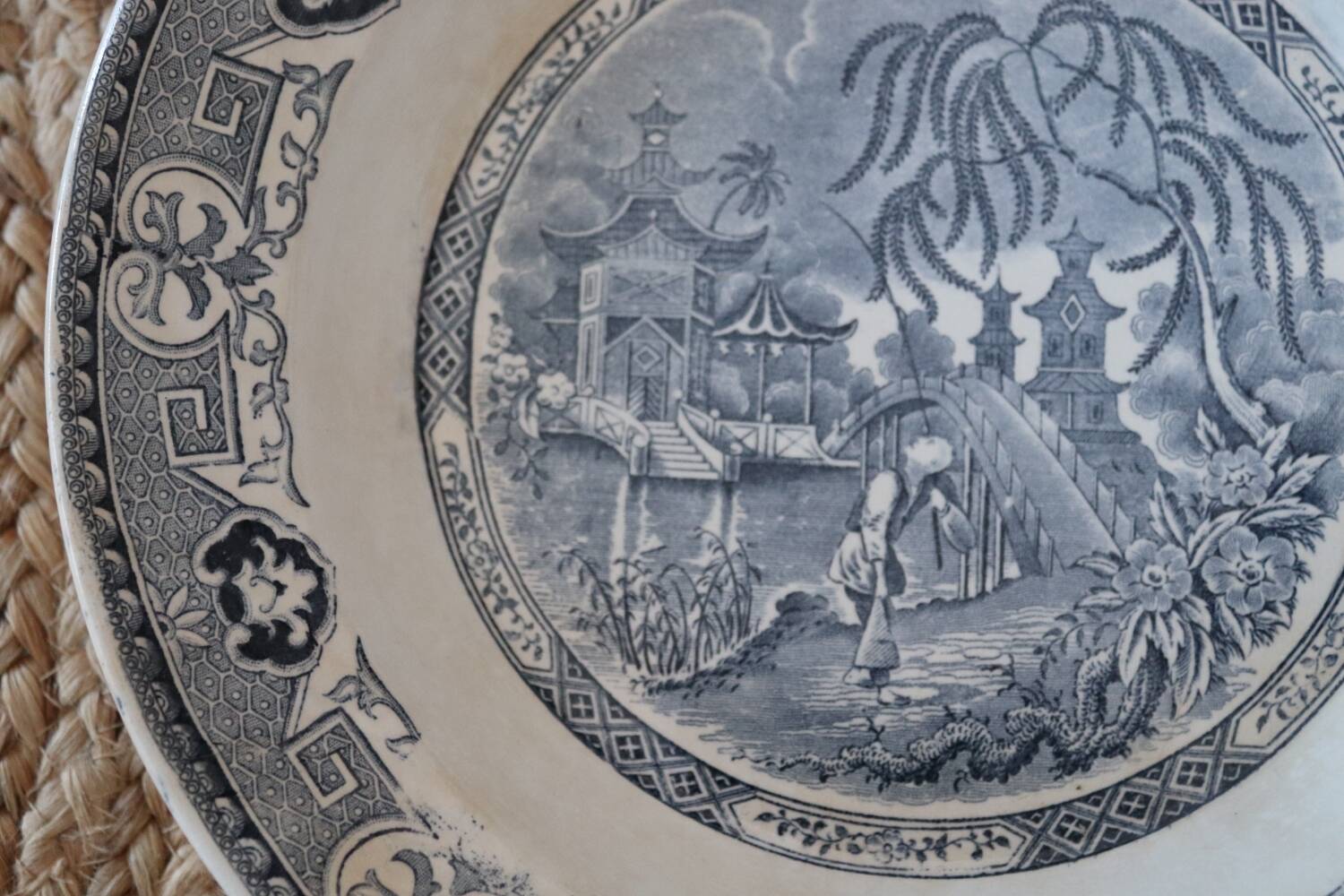 Old yeddo sarreguemines hollow dish