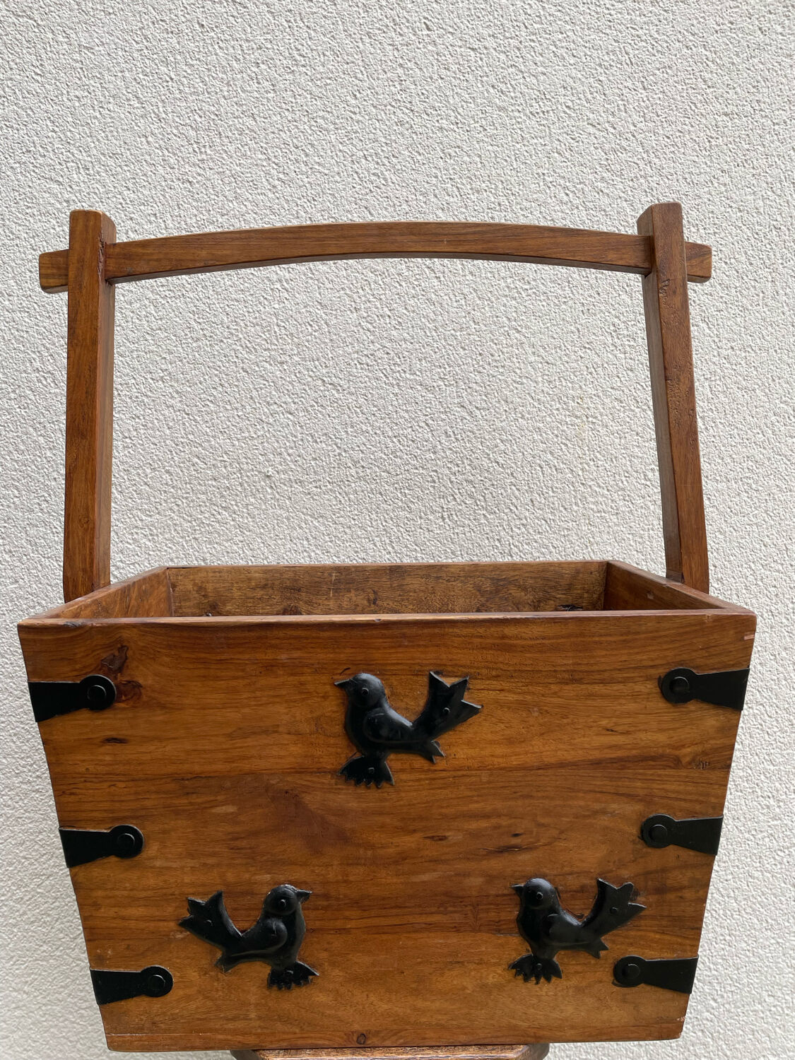 Wooden basket early XIX