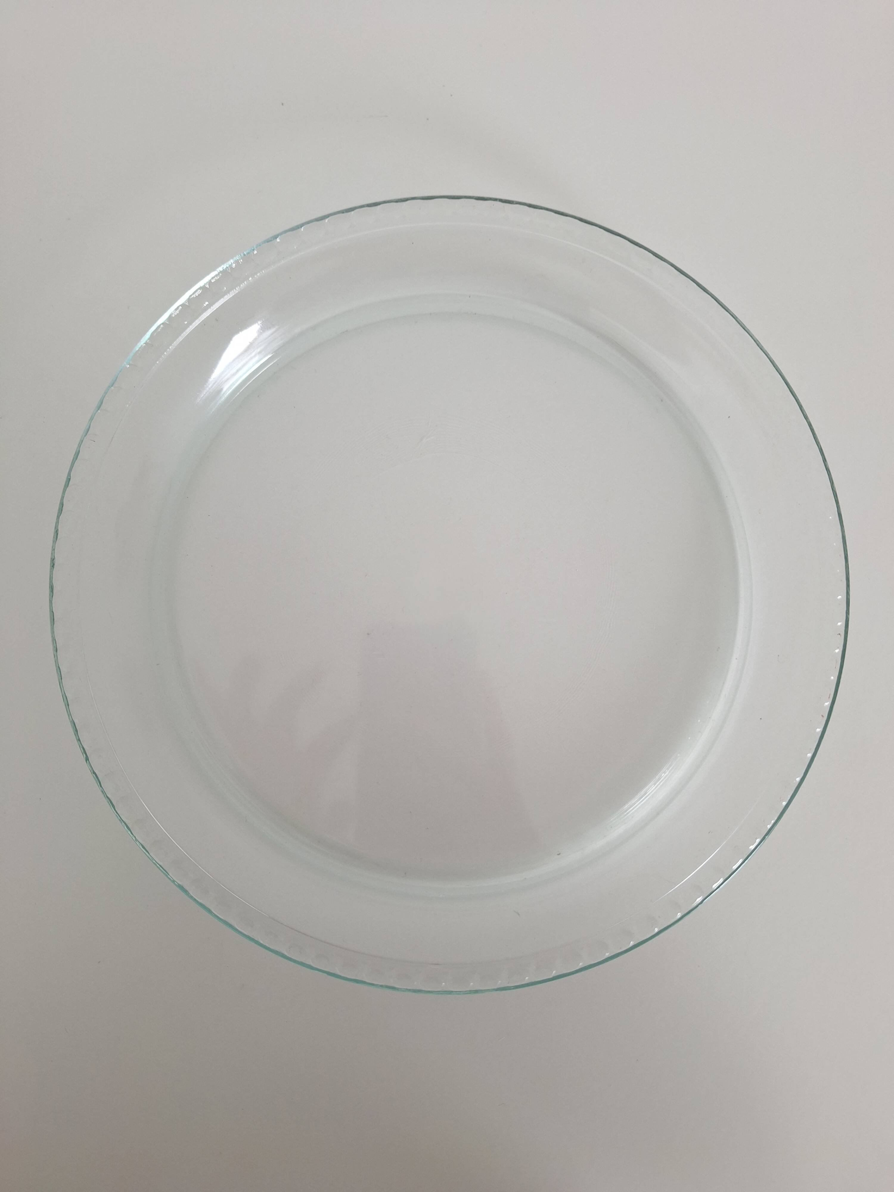 Cake dish with bell