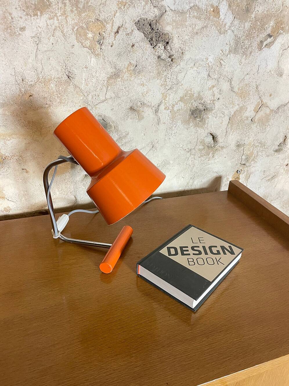Desk lamp