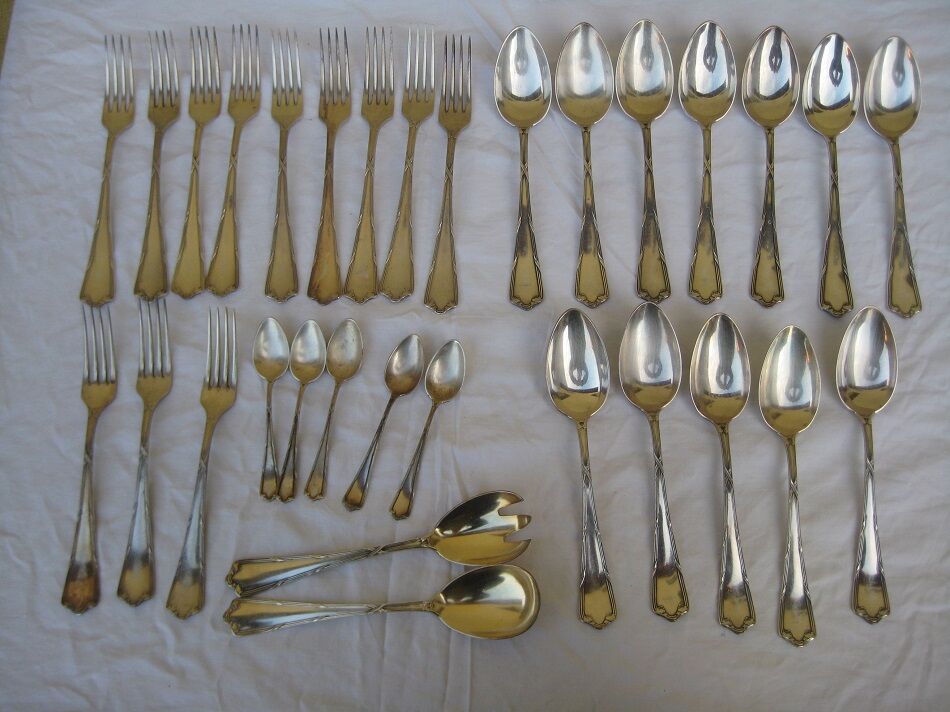 Former Housewife silversmith Deetjen100