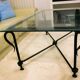 Table basse vintage – verre biseauté & fer forgé – 119×69×44 cm