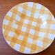 6 hollow plates with yellow and white checkered