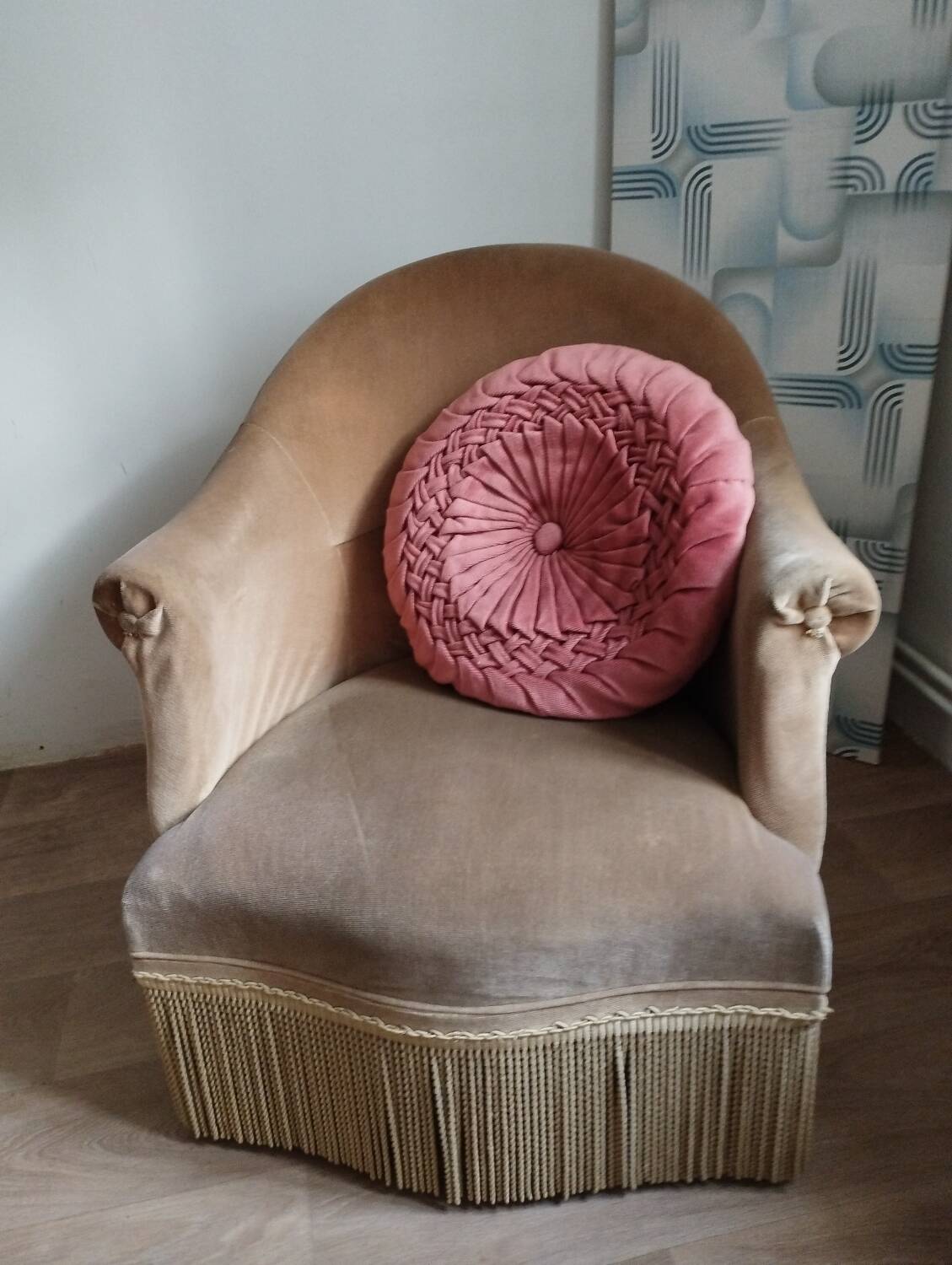 Beige velvet toad armchair