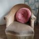 Fauteuil crapaud en velours beige