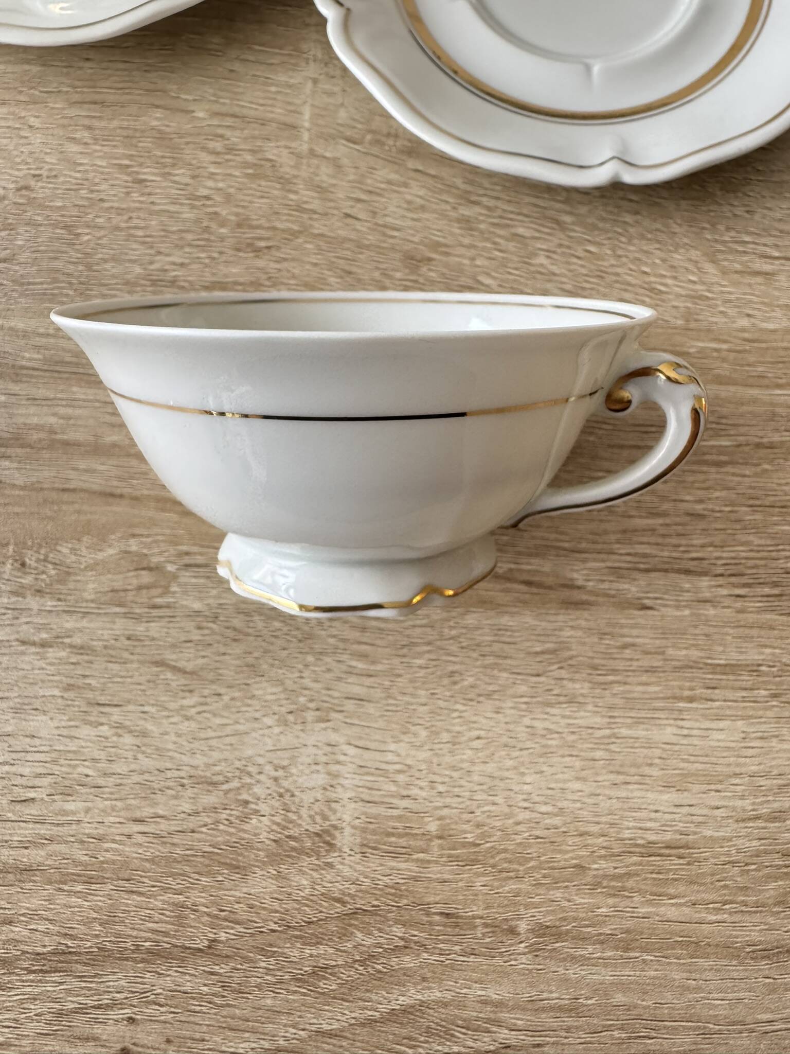 12-piece vintage coffee service from the Royal Limoges factory.