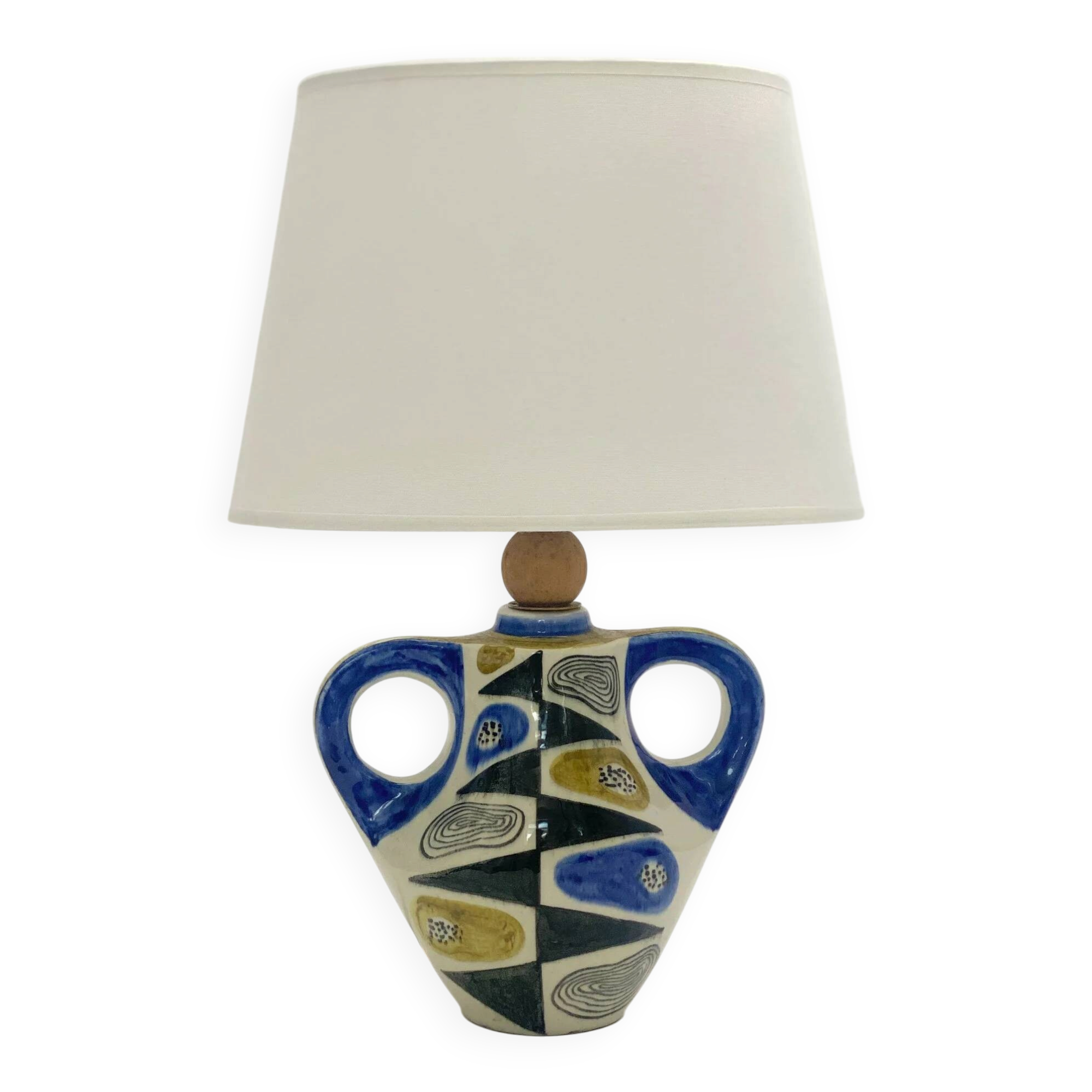 Ceramic lamp with patterns