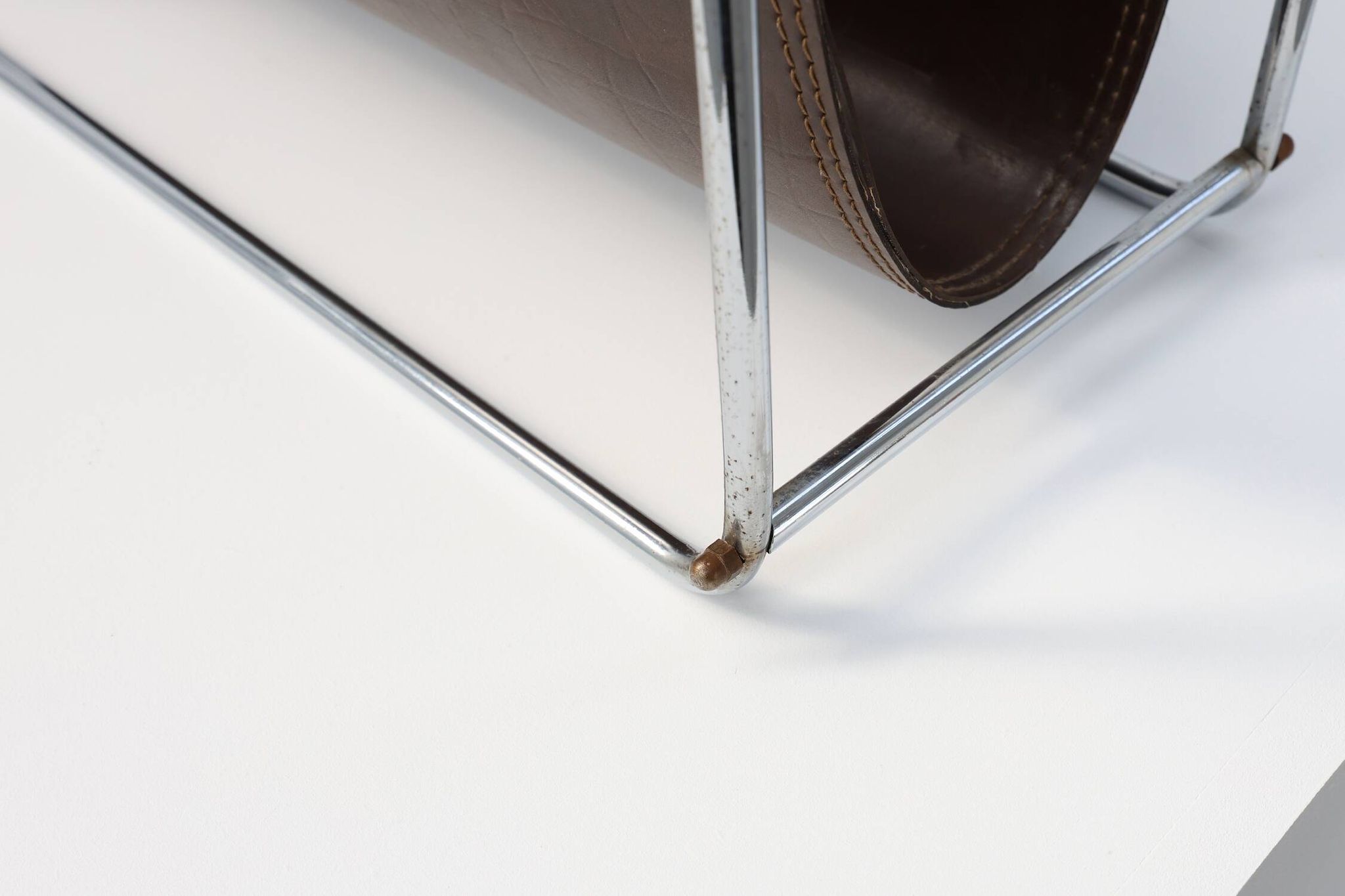 Vintage Magazine rack in chrome and faux leather, France 1960s