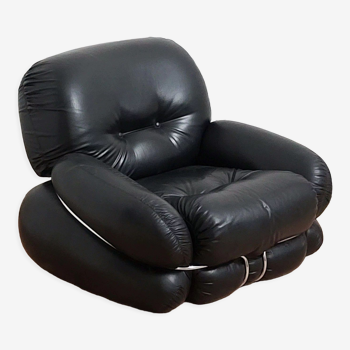 Okay lounge chair in black leather by Adriano Piazzesi | Italian Space Age | 1970s