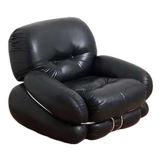 Fauteuil Okay en cuir noir par Adriano Piazzesi