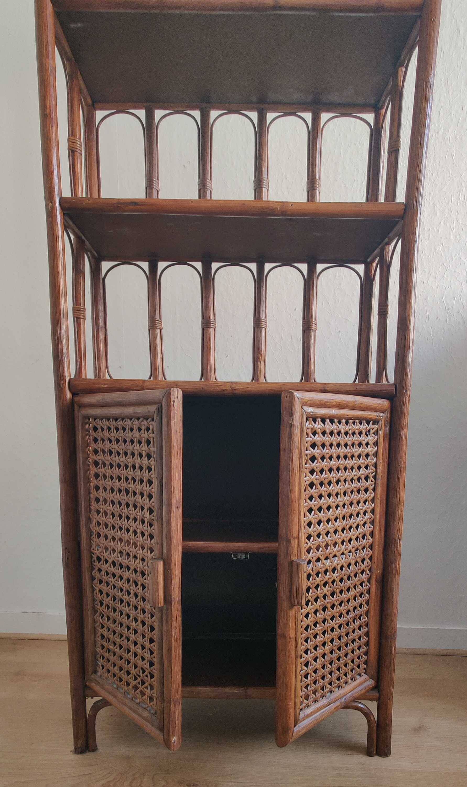 Rattan shelf with flaps