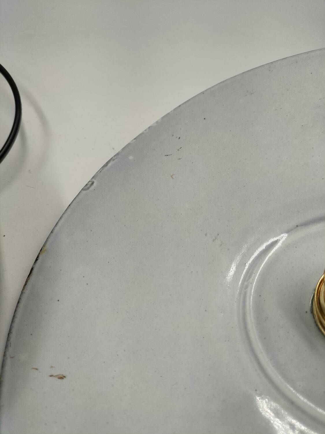 Enamelled sheet metal suspensions