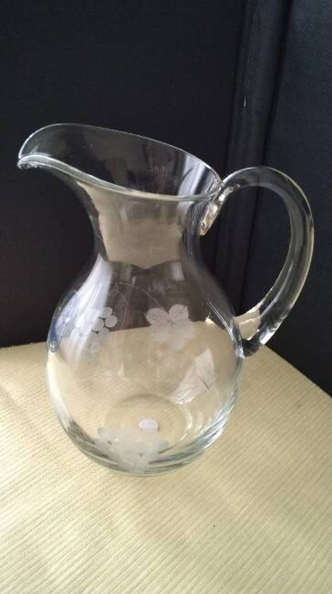 Cruche , carafe à eau en verre soufflé  1.650L